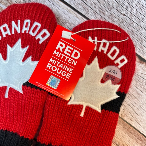 🇨🇦 NWT Hudson’s Bay x Team Canada Red Mittens (S/M) – Olympic Edition - Picture 2 of 8